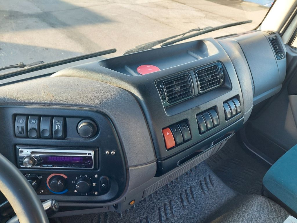 Plachtový nákladní auto DAF FA LF 45.220 E12 4x2: obrázek 16