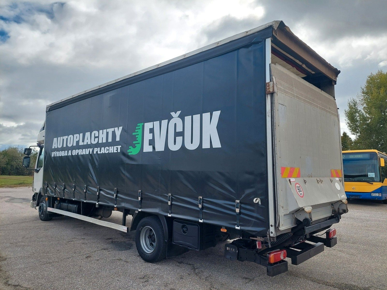 DAF FA LF 45.220 G12 4x2 - Plachtový nákladní auto: obrázek 3 DAF FA LF 45.220 G12 4x2 - Plachtový nákladní auto: obrázek 3