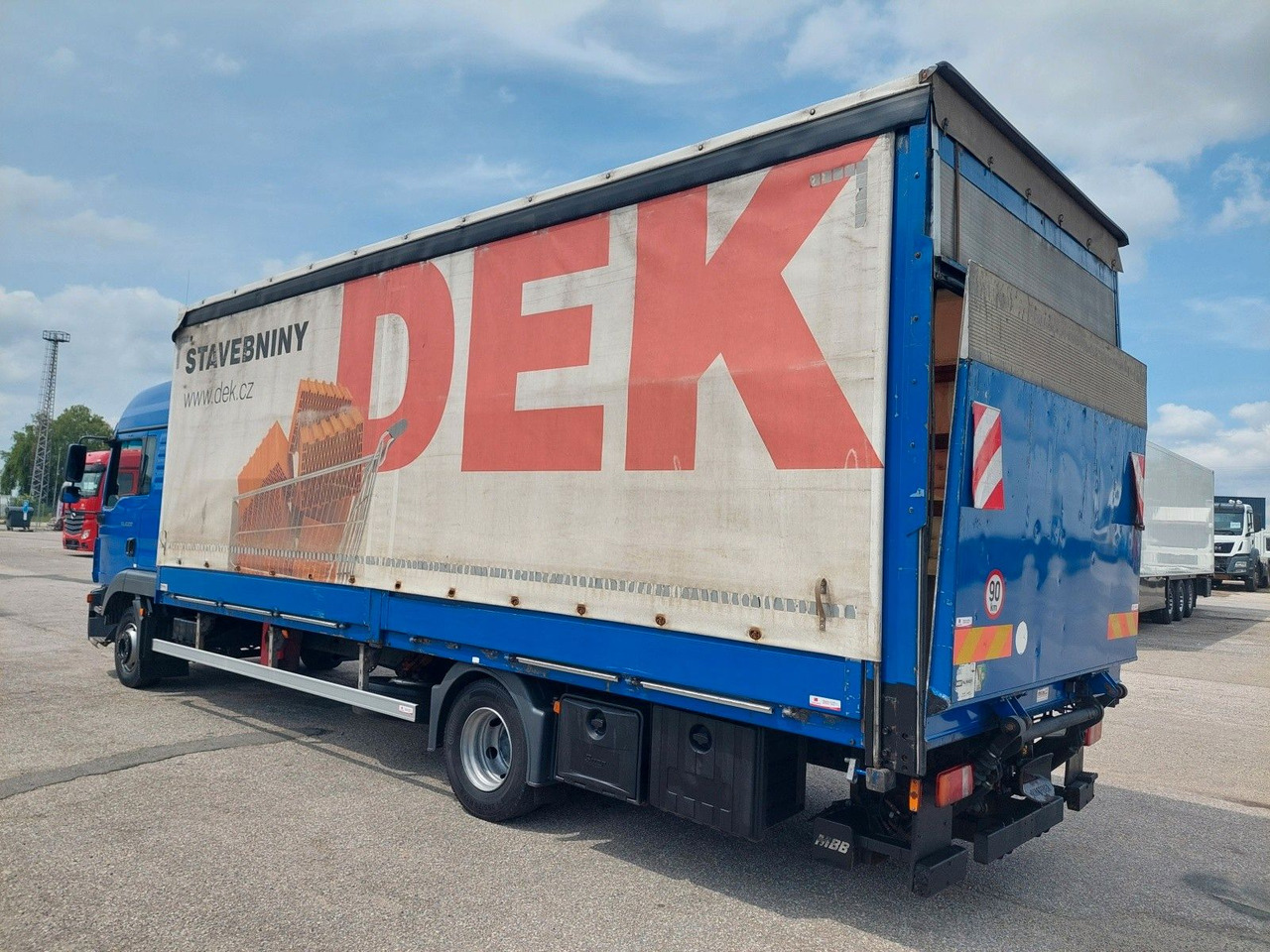 MAN TGL 12.220 4X2 BL Edscha - Plachtový nákladní auto: obrázek 3 MAN TGL 12.220 4X2 BL Edscha - Plachtový nákladní auto: obrázek 3