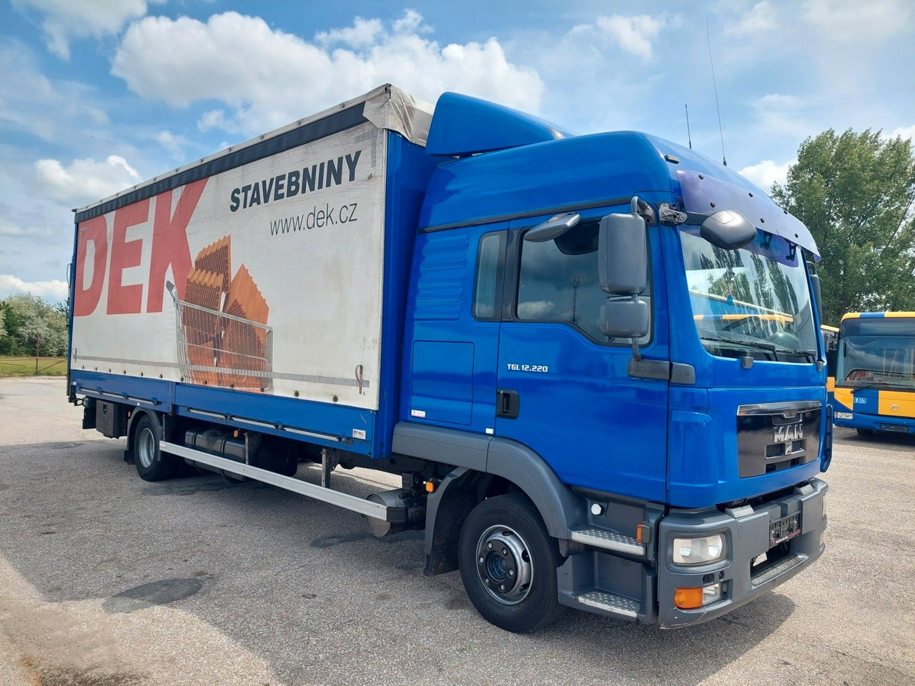 MAN TGL 12.220 4X2 BL Edscha - Plachtový nákladní auto: obrázek 2 MAN TGL 12.220 4X2 BL Edscha - Plachtový nákladní auto: obrázek 2