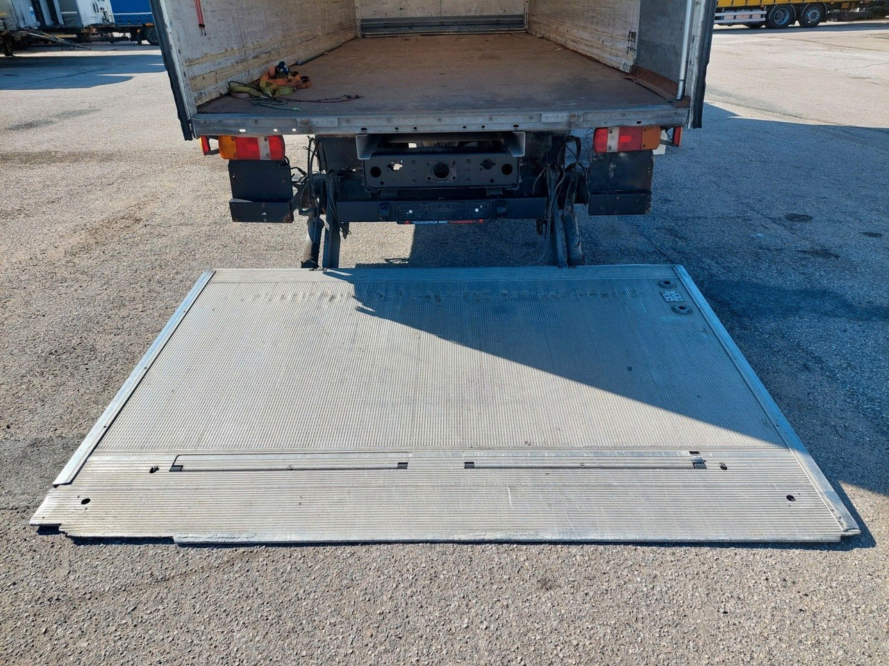 MAN TGL 7.180 4X2 BL - Dodávka skřín: obrázek 5 MAN TGL 7.180 4X2 BL - Dodávka skřín: obrázek 5