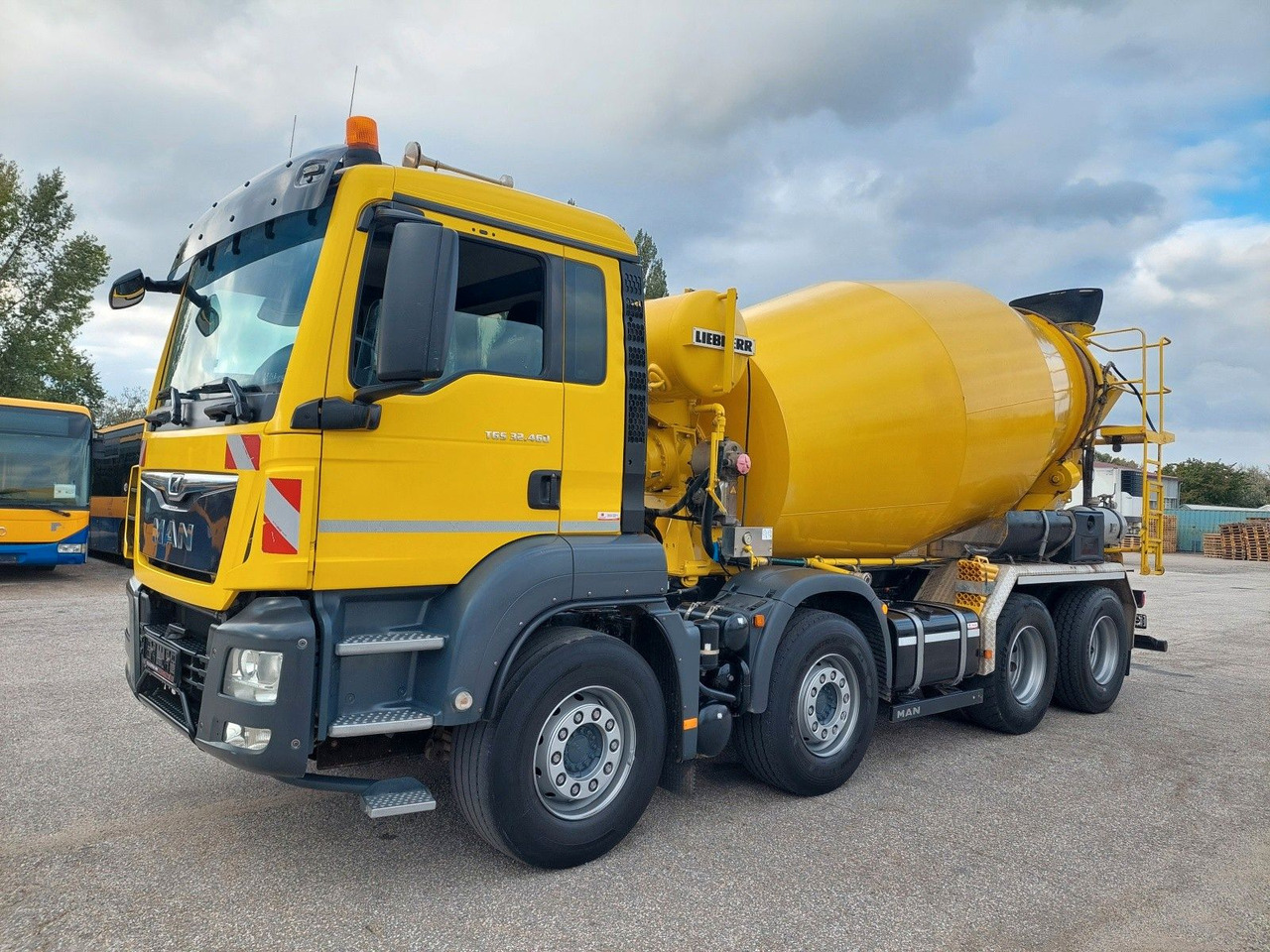 MAN TGS 32.460 8X4 BB Liebherr 9 m³ - Autodomíchávač: obrázek 1 MAN TGS 32.460 8X4 BB Liebherr 9 m³ - Autodomíchávač: obrázek 1