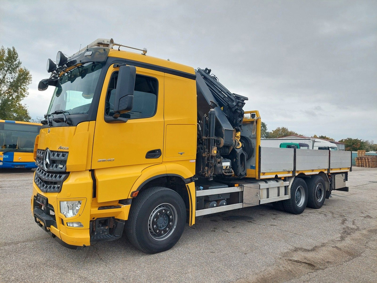 Mercedes-Benz Arocs 2640 6X2 + Hiab XS 477 Hipro - Nákladní automobil valníkový/ Plošinový, Auto s hydraulickou rukou: obrázek 1 Mercedes-Benz Arocs 2640 6X2 + Hiab XS 477 Hipro - Nákladní automobil valníkový/ Plošinový, Auto s hydraulickou rukou: obrázek 1