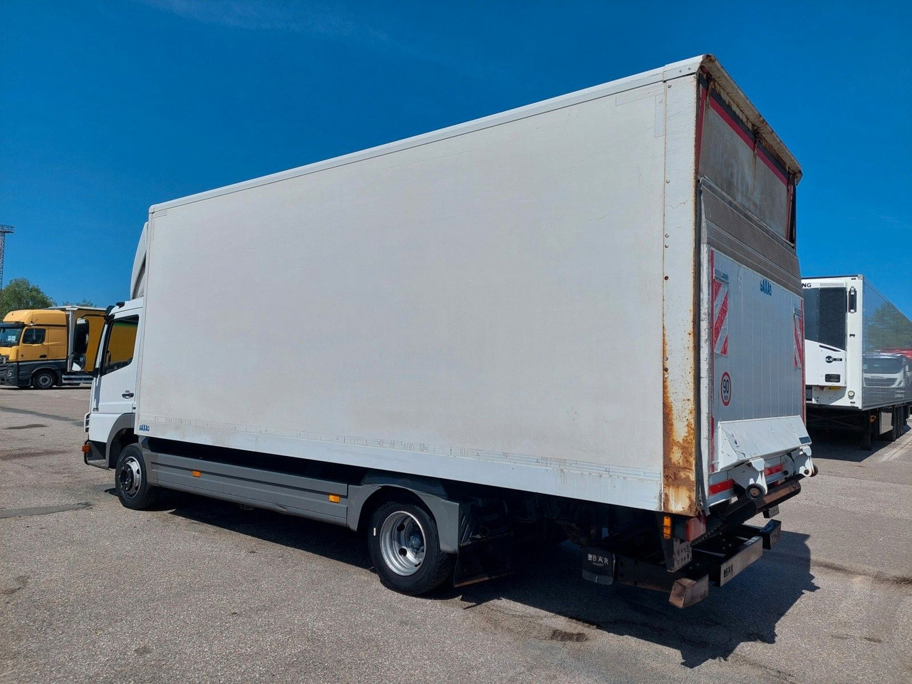 Mercedes-Benz Atego 816 4x2 - Dodávka skřín: obrázek 3 Mercedes-Benz Atego 816 4x2 - Dodávka skřín: obrázek 3