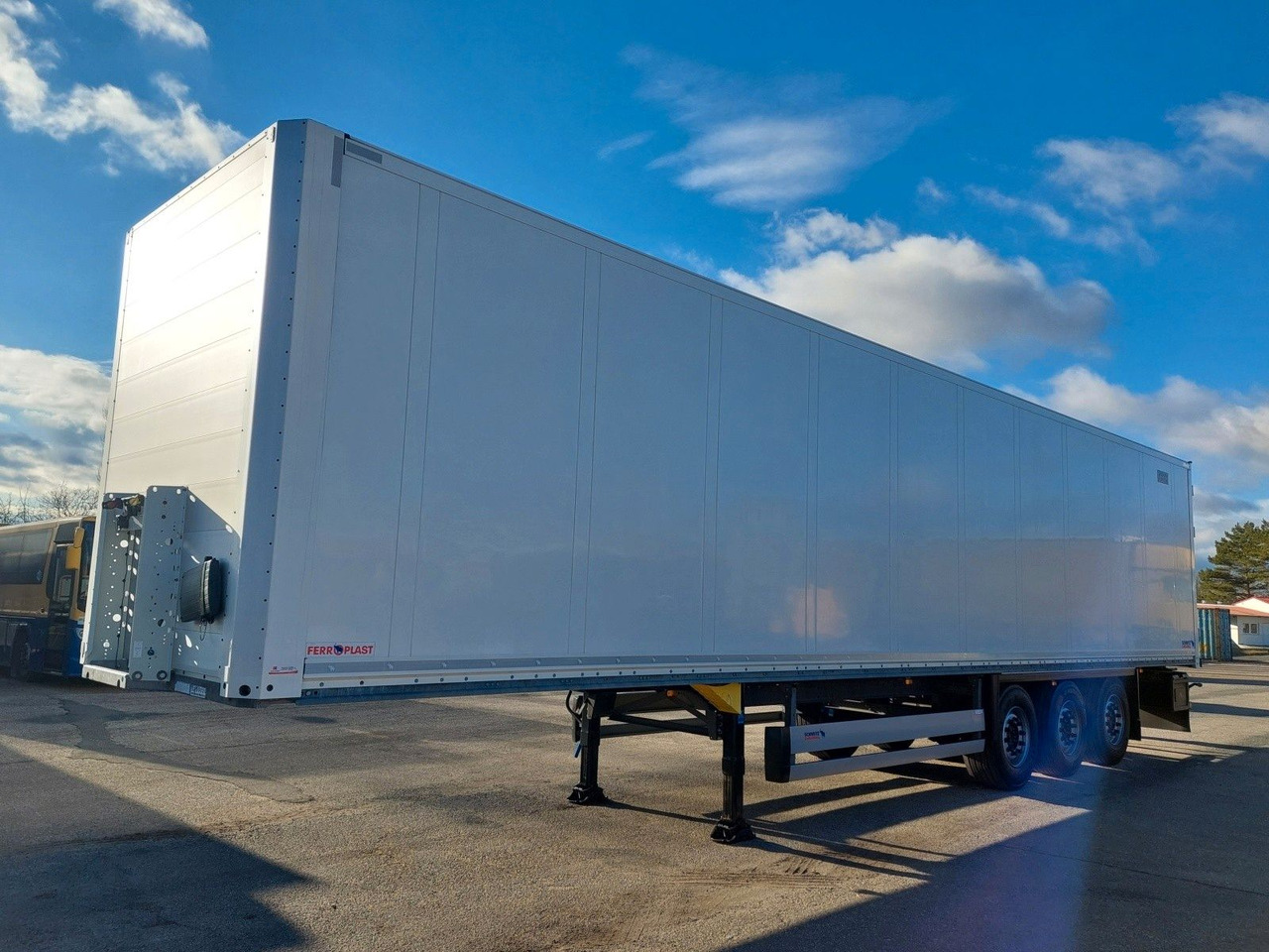 Schmitz Cargobull SKO 24 Doppelstock - Skříňový návěs: obrázek 1 Schmitz Cargobull SKO 24 Doppelstock - Skříňový návěs: obrázek 1