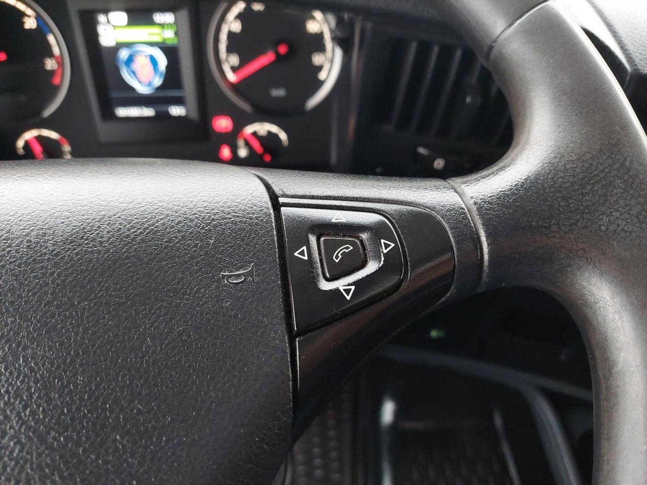 Scania R 440 LA6X2/4MNA leasing Scania R 440 LA6X2/4MNA: obrázek 39 Scania R 440 LA6X2/4MNA leasing Scania R 440 LA6X2/4MNA: obrázek 39