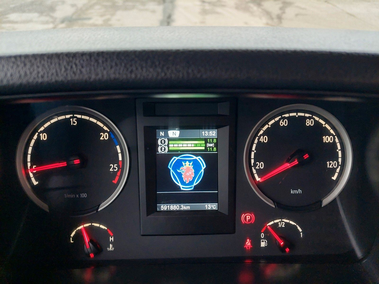 Scania R 440 LA6X2/4MNA leasing Scania R 440 LA6X2/4MNA: obrázek 37 Scania R 440 LA6X2/4MNA leasing Scania R 440 LA6X2/4MNA: obrázek 37