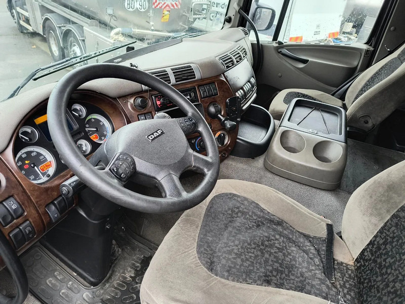 Interior photo 1: Plachtový nákladní auto DAF CF 75.310 RETARDER - D'HOLLANDIA 2500 KG - EURO 5