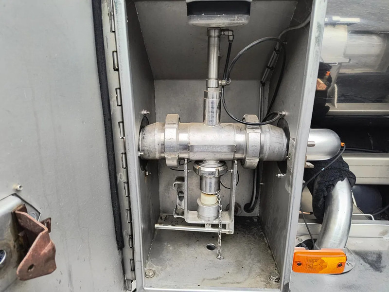 Cisternový návěs pro dopravu mléka MAISONNEUVE 25000L INSULATED INOX TANK - 2 COMP - PUMP: obrázek 7