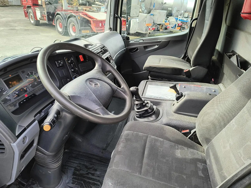 Interior photo 1: Mercedes-Benz Atego 1018 MOVING LIFT - GOOD WORKING CONDITION leasing Mercedes-Benz Atego 1018 MOVING LIFT - GOOD WORKING CONDITION