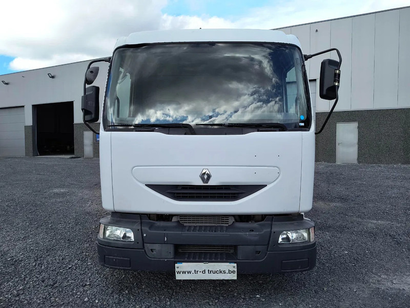 Renault Midlum 220 8000L FUEL / CARBURANT TANK - 3 COMP/ A LAMES - Cisternové vozidlo: obrázek 2 Renault Midlum 220 8000L FUEL / CARBURANT TANK - 3 COMP/ A LAMES - Cisternové vozidlo: obrázek 2