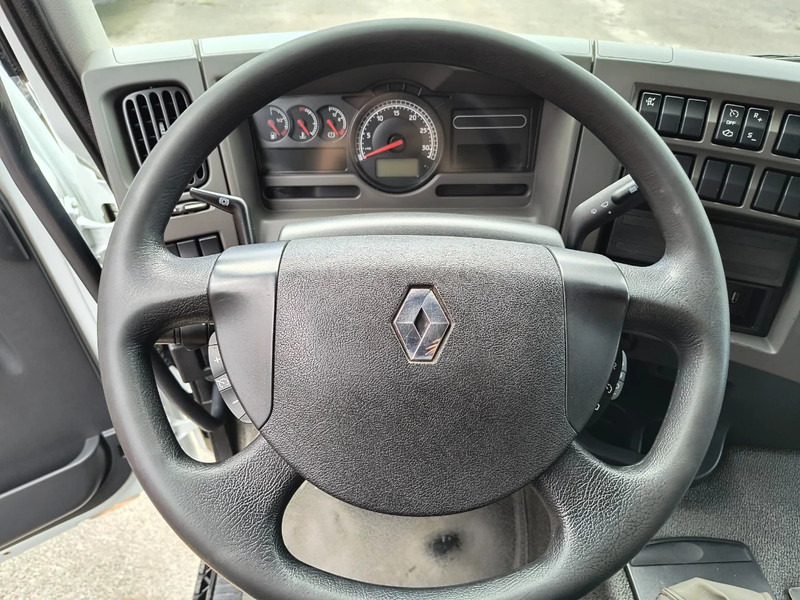 Interior photo 2: Cisternové vozidlo pro dopravu paliva Renault Premium 310 DXI CARBURANT / FUEL 13500L - 4 COMP