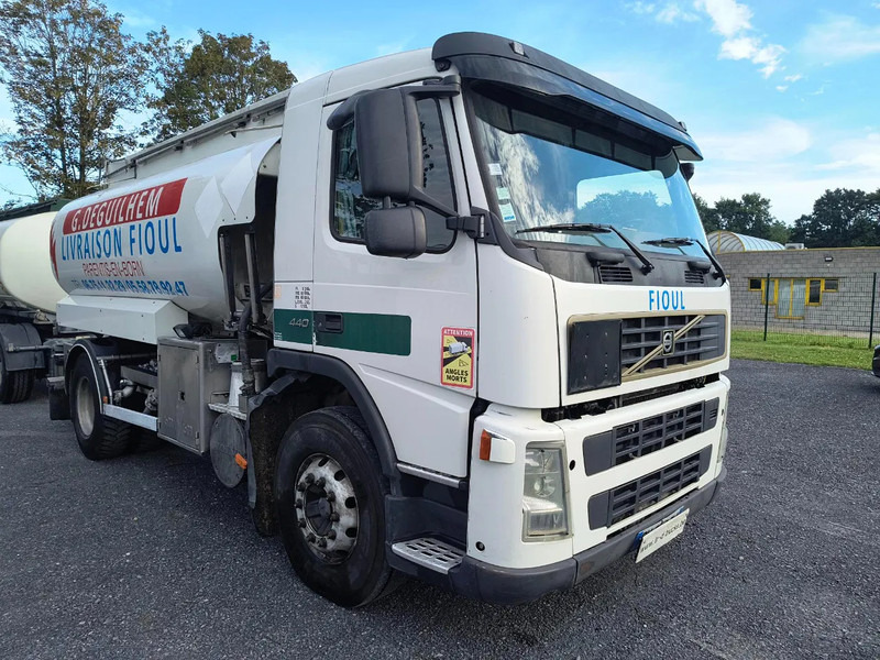 Volvo FM 440 13000L FUEL / CARBURANT - 4 COMP - Cisternové vozidlo: obrázek 3 Volvo FM 440 13000L FUEL / CARBURANT - 4 COMP - Cisternové vozidlo: obrázek 3