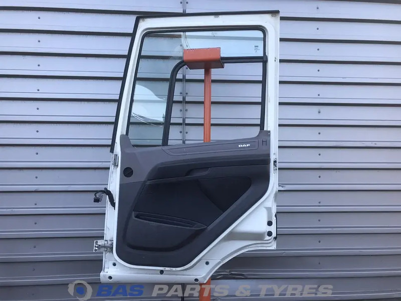 DAF CF Euro 6 - Dveře a díly pro Nákladní auto: obrázek 2 DAF CF Euro 6 - Dveře a díly pro Nákladní auto: obrázek 2