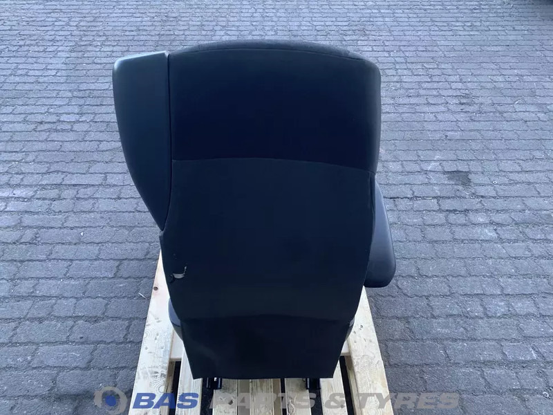 DAF CF Euro 6 - Sedaček pro Nákladní auto: obrázek 3 DAF CF Euro 6 - Sedaček pro Nákladní auto: obrázek 3