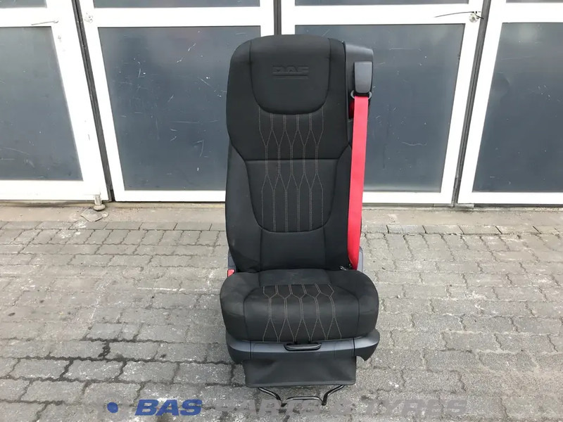 DAF CF Euro 6 - Sedaček pro Nákladní auto: obrázek 1 DAF CF Euro 6 - Sedaček pro Nákladní auto: obrázek 1