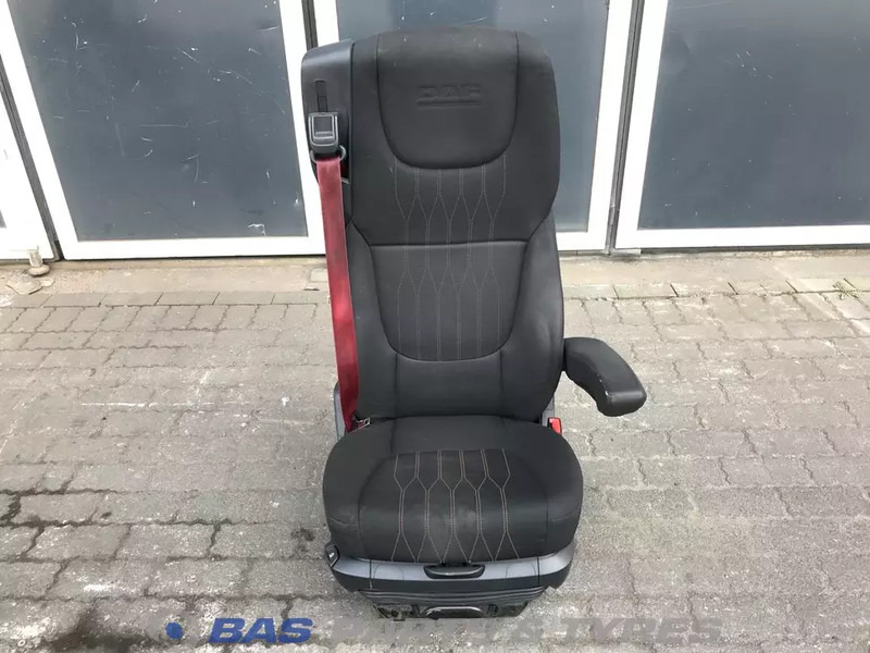 DAF CF Euro 6 - Sedaček pro Nákladní auto: obrázek 1 DAF CF Euro 6 - Sedaček pro Nákladní auto: obrázek 1