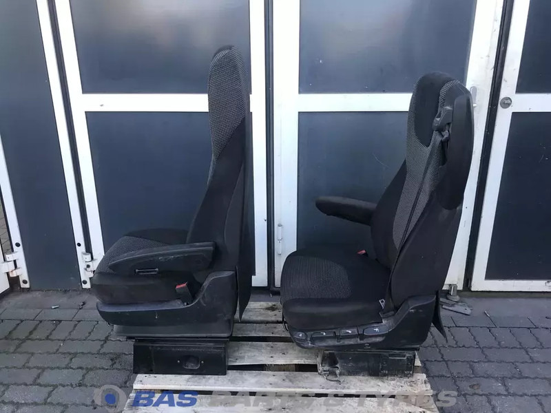 DAF XF106 Stoelen set DAF 1844320 - Sedaček pro Nákladní auto: obrázek 2 DAF XF106 Stoelen set DAF 1844320 - Sedaček pro Nákladní auto: obrázek 2
