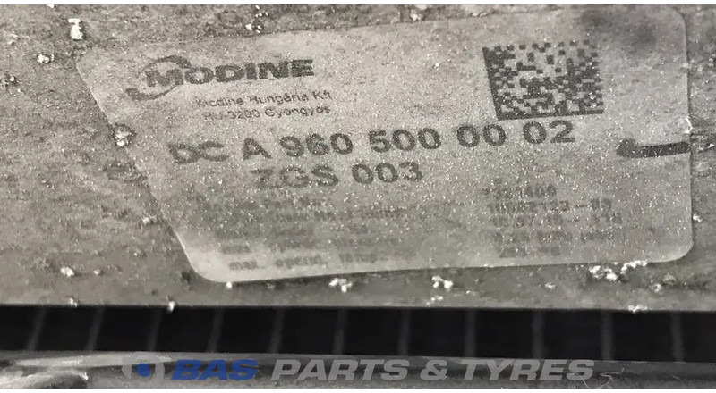 Mercedes-Benz Actros MP4 Koelerpakket Mercedes OM470LA 395 A 960 500 00 02 - Chladič pro Nákladní auto: obrázek 4 Mercedes-Benz Actros MP4 Koelerpakket Mercedes OM470LA 395 A 960 500 00 02 - Chladič pro Nákladní auto: obrázek 4