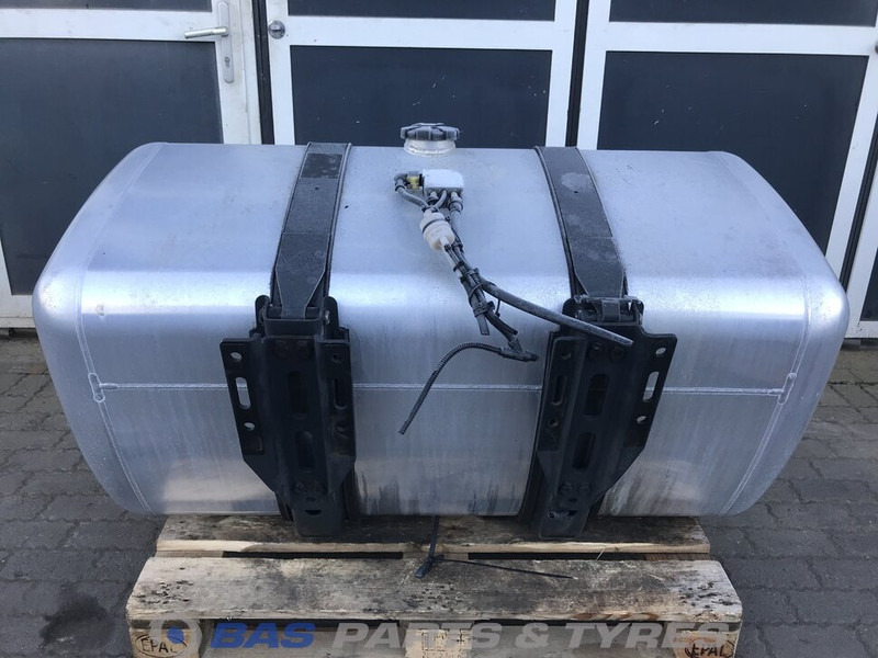 Mercedes-Benz Brandstoftank Mercedes 570 Liter A 960 475 27 03 - Palivová nádrž pro Nákladní auto: obrázek 3 Mercedes-Benz Brandstoftank Mercedes 570 Liter A 960 475 27 03 - Palivová nádrž pro Nákladní auto: obrázek 3