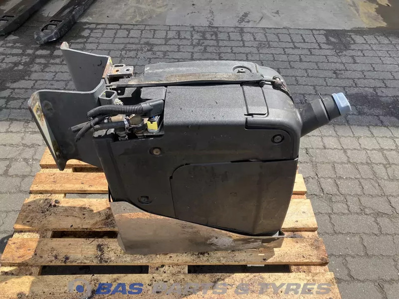 DAF DAF AdBlue tank 1928707 - Náhradní díly pro Nákladní auto: obrázek 4 DAF DAF AdBlue tank 1928707 - Náhradní díly pro Nákladní auto: obrázek 4