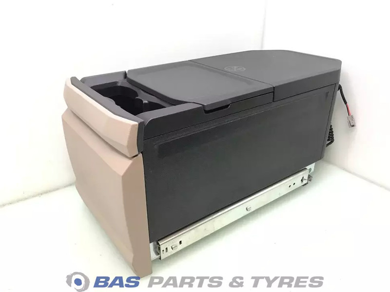 DAF XG Koelkast DAF 35 Liter 2318729 - Náhradní díly pro Nákladní auto: obrázek 2 DAF XG Koelkast DAF 35 Liter 2318729 - Náhradní díly pro Nákladní auto: obrázek 2