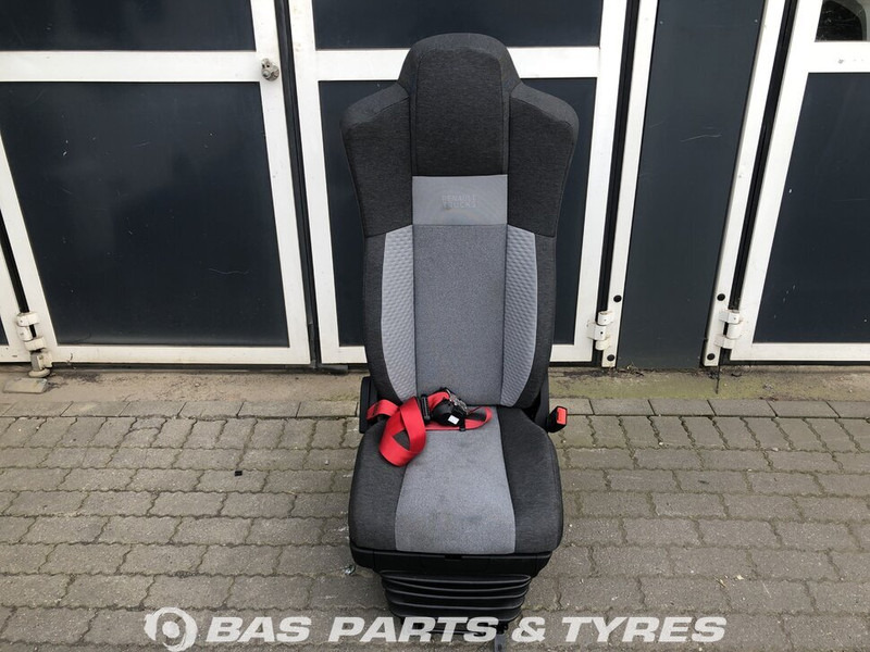 Renault D-Serie Bijrijdersstoel Renault 7424340370 - Sedaček pro Nákladní auto: obrázek 1 Renault D-Serie Bijrijdersstoel Renault 7424340370 - Sedaček pro Nákladní auto: obrázek 1