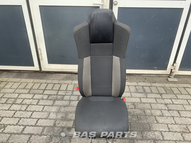 Renault - Sedaček pro Nákladní auto: obrázek 1 Renault - Sedaček pro Nákladní auto: obrázek 1