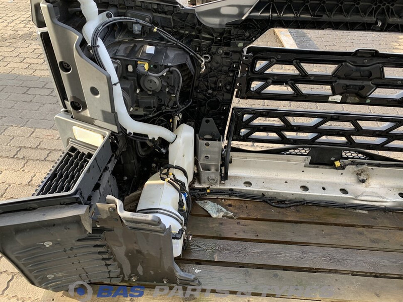 Renault T-Serie Bumper Renault 7482540689 - Nárazník pro Nákladní auto: obrázek 4 Renault T-Serie Bumper Renault 7482540689 - Nárazník pro Nákladní auto: obrázek 4