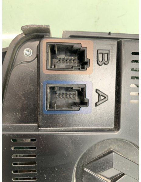 Renault T-Serie - Palubní deska pro Nákladní auto: obrázek 3 Renault T-Serie - Palubní deska pro Nákladní auto: obrázek 3