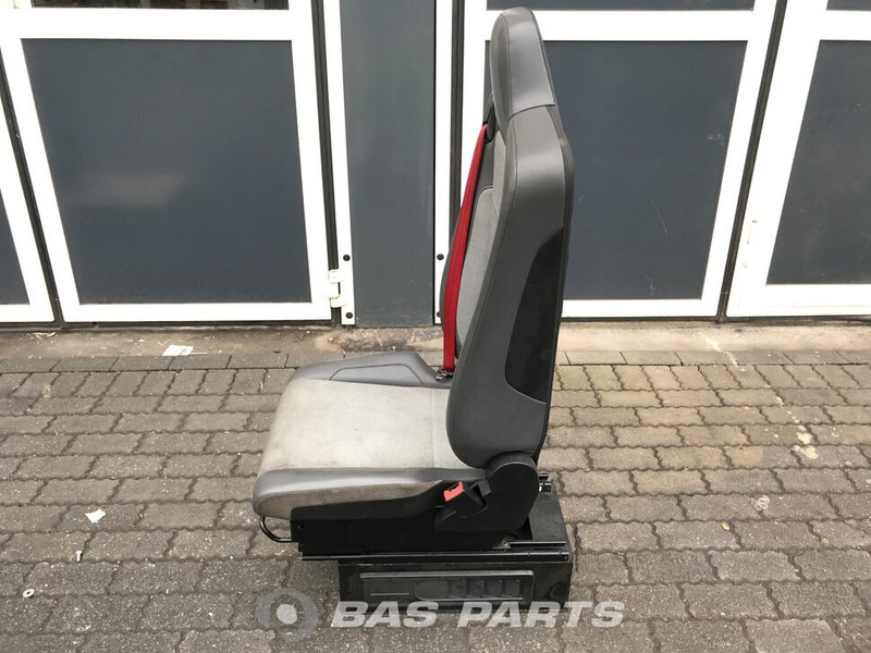 Renault T-Serie - Sedaček pro Nákladní auto: obrázek 2 Renault T-Serie - Sedaček pro Nákladní auto: obrázek 2