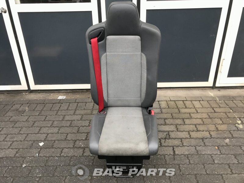 Renault T-Serie - Sedaček pro Nákladní auto: obrázek 1 Renault T-Serie - Sedaček pro Nákladní auto: obrázek 1