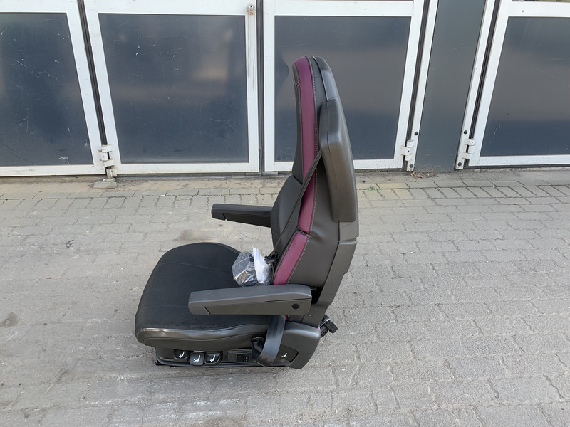 Volvo FM5 - Sedaček pro Nákladní auto: obrázek 2 Volvo FM5 - Sedaček pro Nákladní auto: obrázek 2