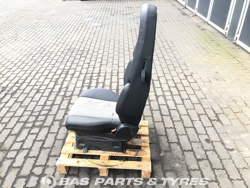 Volvo - Sedaček pro Nákladní auto: obrázek 2 Volvo - Sedaček pro Nákladní auto: obrázek 2
