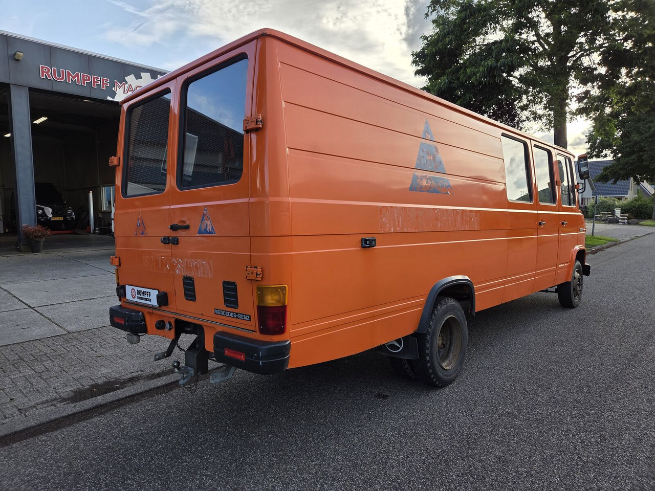 Mercedes-Benz L 608 D dubbel cabine (26700 km) goederen en personen bestelwagen - Mikrobus: obrázek 3 Mercedes-Benz L 608 D dubbel cabine (26700 km) goederen en personen bestelwagen - Mikrobus: obrázek 3