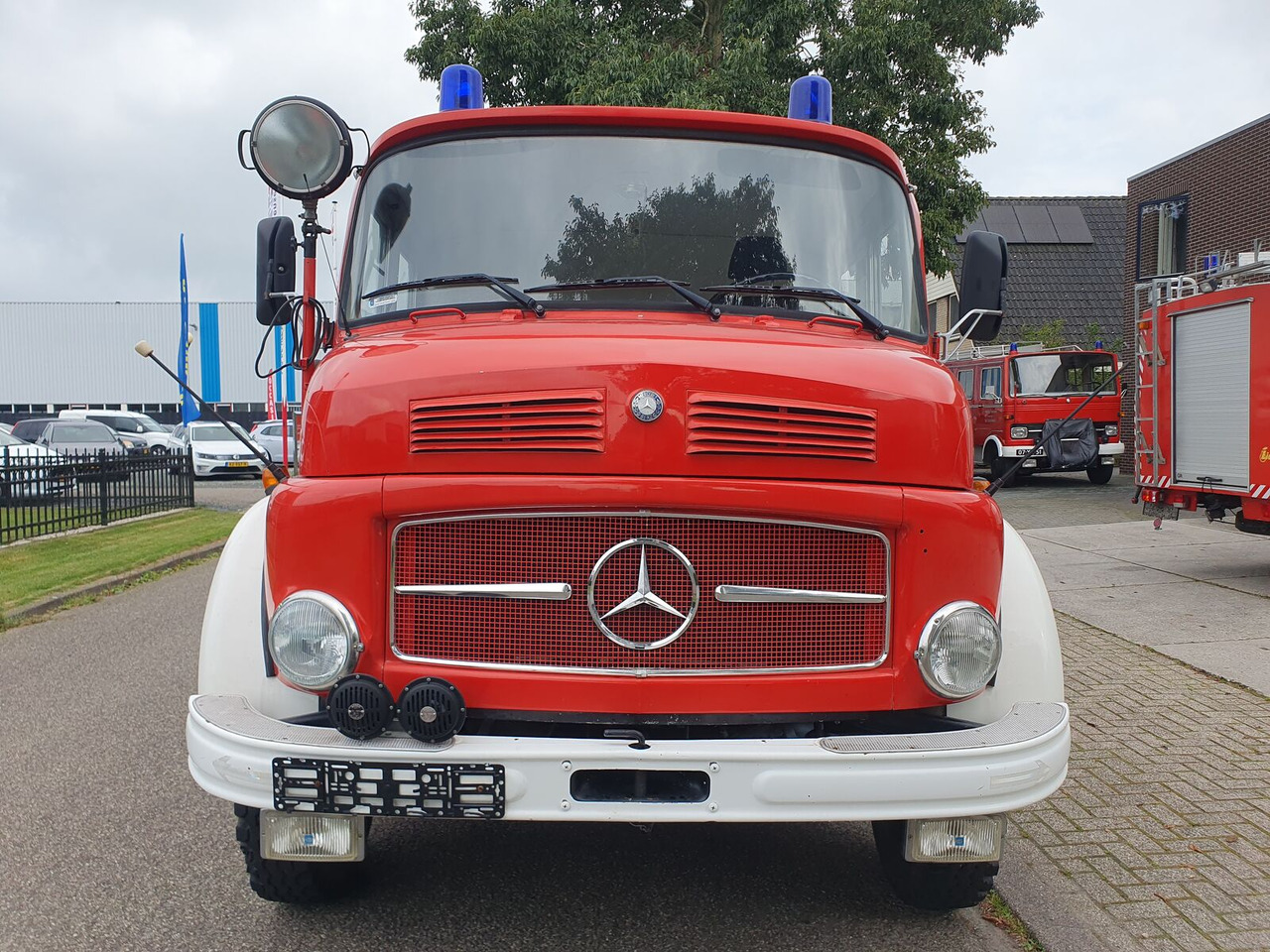 Mercedes-Benz Mercedes LAF 1113 B 4WD | 6-cilinder Turbo (Overland Camper) brandweerwagen - Hasičský vůz: obrázek 2 Mercedes-Benz Mercedes LAF 1113 B 4WD | 6-cilinder Turbo (Overland Camper) brandweerwagen - Hasičský vůz: obrázek 2