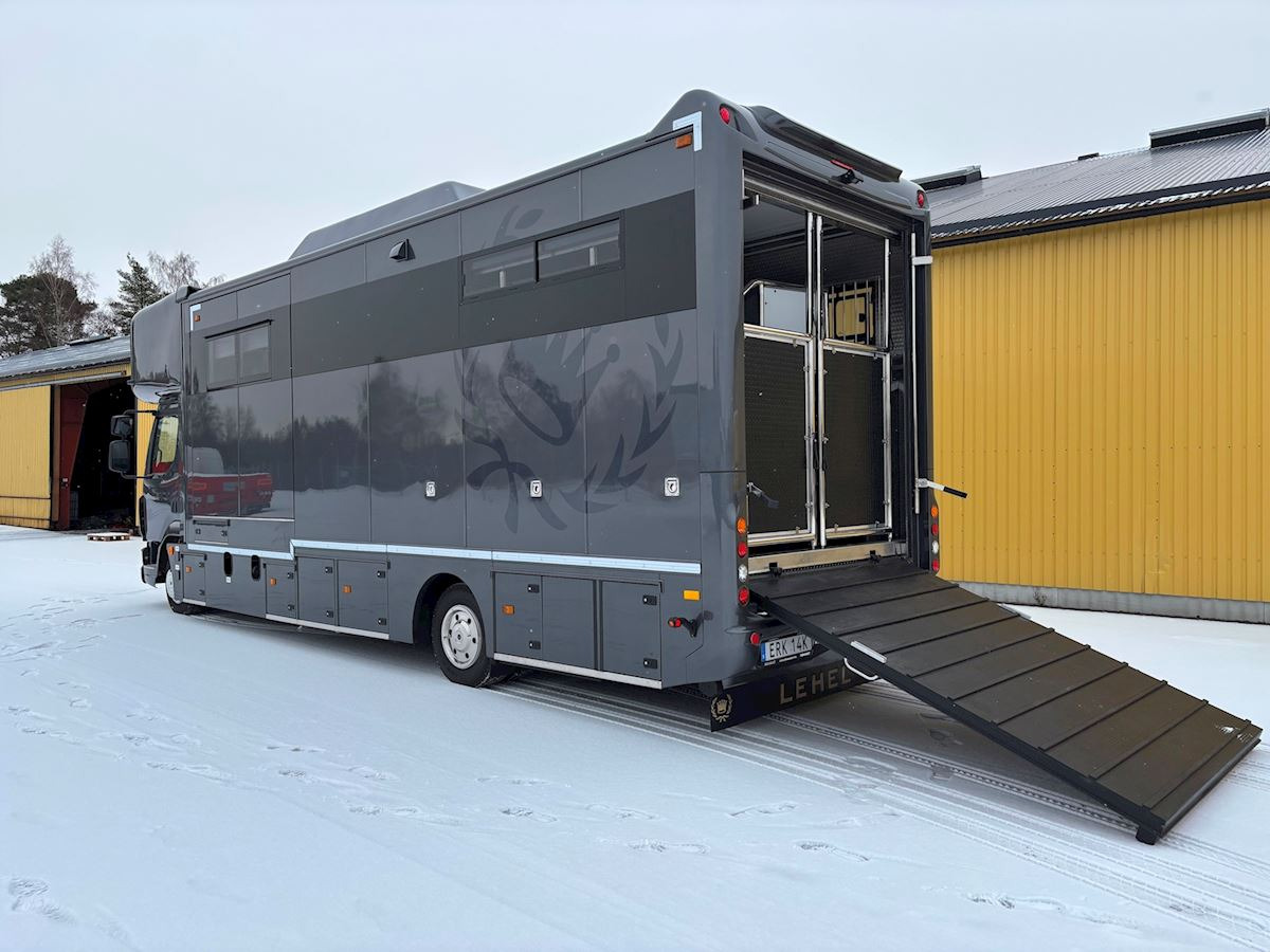 DAF Lehel horsebox 210 LF - Auto na přepravu koní: obrázek 3 DAF Lehel horsebox 210 LF - Auto na přepravu koní: obrázek 3