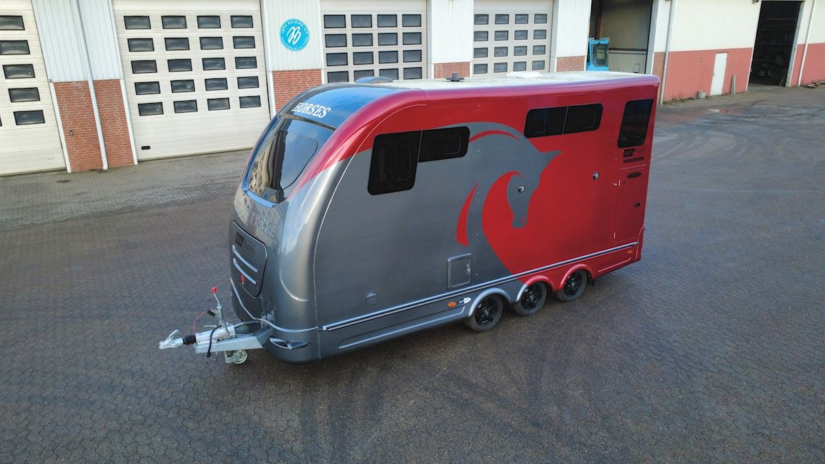 Equi-Trek Star-Treka - Přepravník na koně: obrázek 1 Equi-Trek Star-Treka - Přepravník na koně: obrázek 1