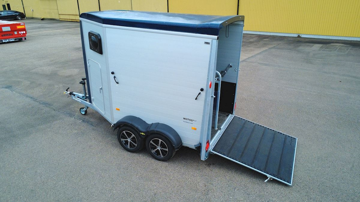 Humbaur Notos Alu - Přepravník na koně: obrázek 1 Humbaur Notos Alu - Přepravník na koně: obrázek 1
