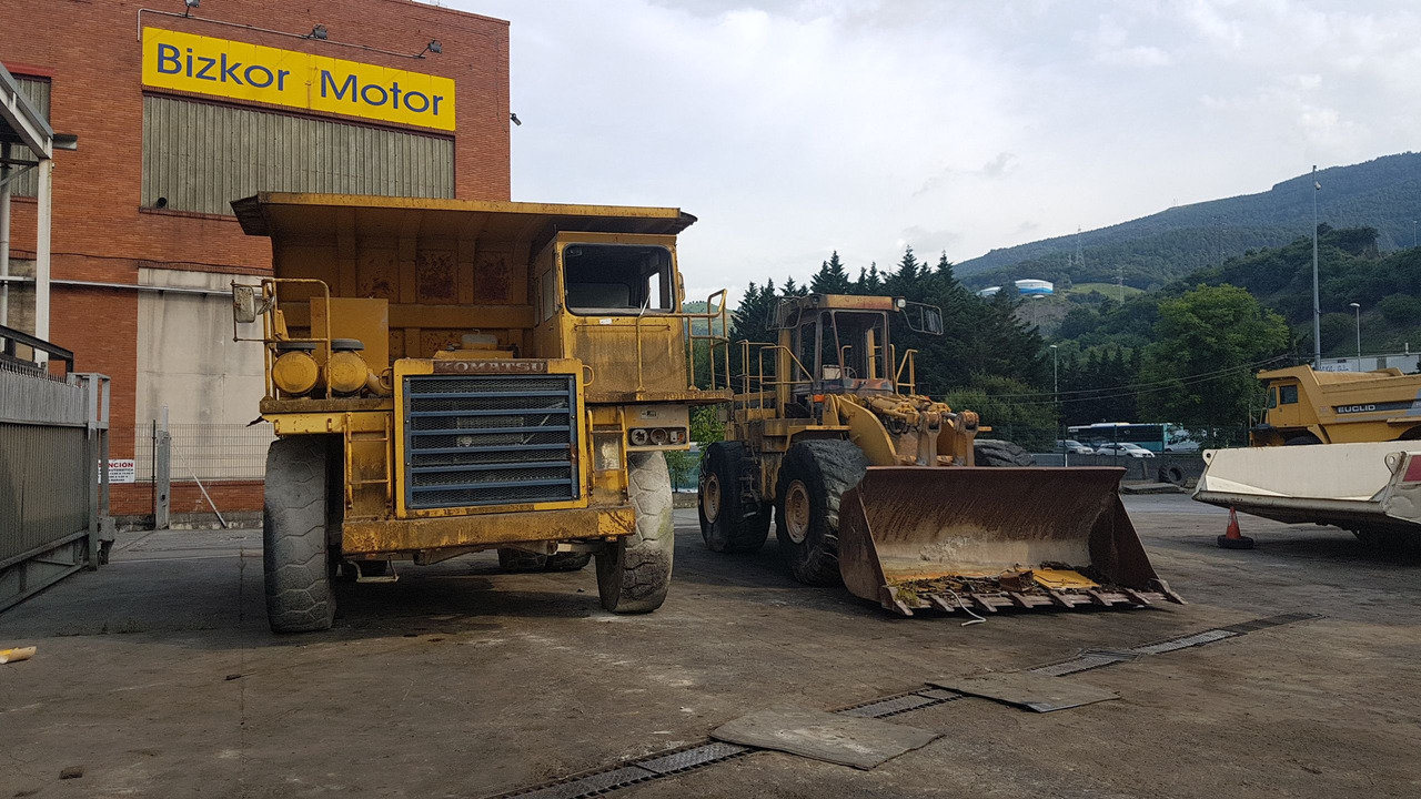 KOMATSU HD 325.5 - Pevný dempr: obrázek 1 KOMATSU HD 325.5 - Pevný dempr: obrázek 1