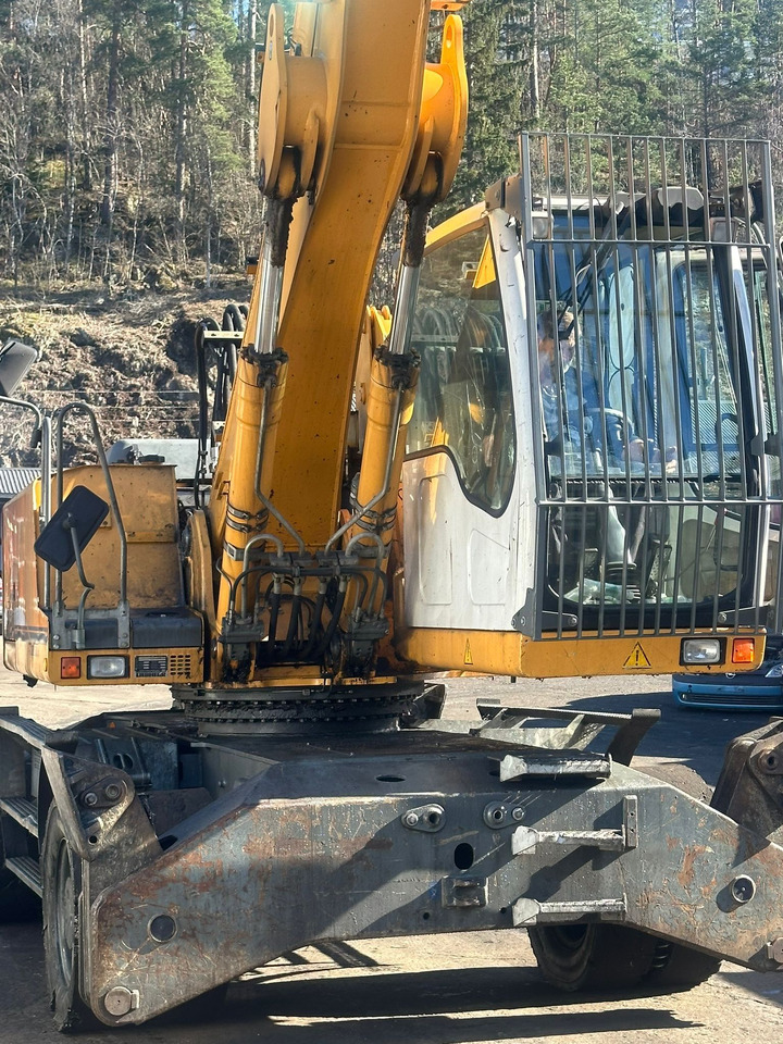 LIEBHERR A924C (2012) - Překládkové rypadlo: obrázek 5 LIEBHERR A924C (2012) - Překládkové rypadlo: obrázek 5