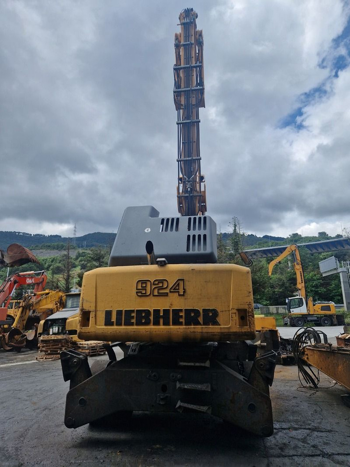 LIEBHERR A924C (2012) - Překládkové rypadlo: obrázek 2 LIEBHERR A924C (2012) - Překládkové rypadlo: obrázek 2