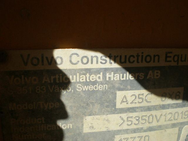 VOLVO A25C S/N: 12019 (1998) Y S/N: 12026 (1999) - Kloubový sklápěč: obrázek 2 VOLVO A25C S/N: 12019 (1998) Y S/N: 12026 (1999) - Kloubový sklápěč: obrázek 2