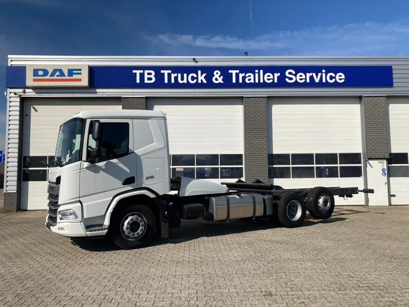 DAF XD 450 FAN CHASSIS SLEEPER CAB PTO STEERING LIFTAXLE 480WB - NEW - Podvozek s kabinou: obrázek 1 DAF XD 450 FAN CHASSIS SLEEPER CAB PTO STEERING LIFTAXLE 480WB - NEW - Podvozek s kabinou: obrázek 1