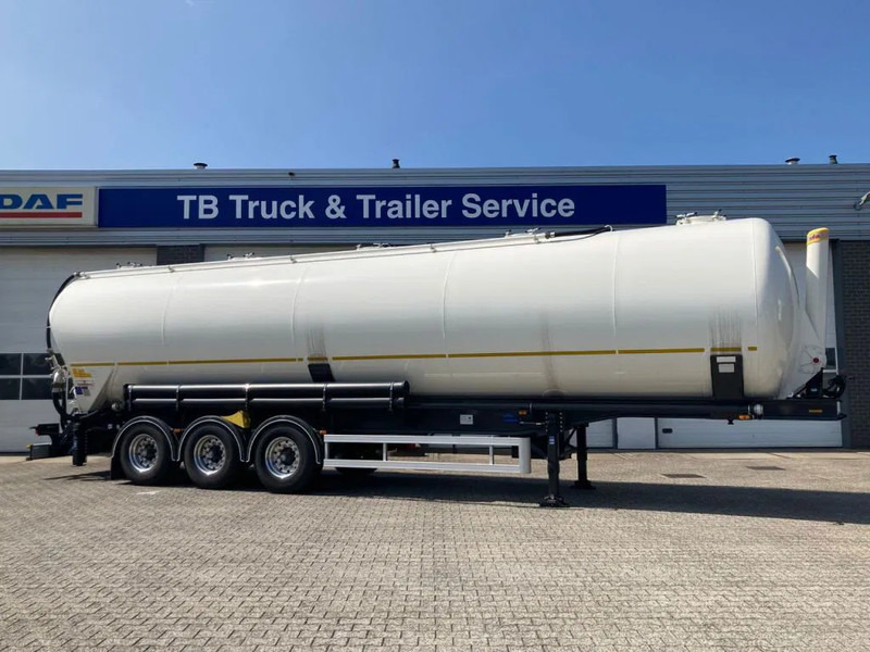 Kässbohrer SSK 50 / 5 - 10 / 24 - 50m3 kiep silo met 1x liftas en Alcoa Dura Bright velgen - Cisternový návěs: obrázek 2 Kässbohrer SSK 50 / 5 - 10 / 24 - 50m3 kiep silo met 1x liftas en Alcoa Dura Bright velgen - Cisternový návěs: obrázek 2