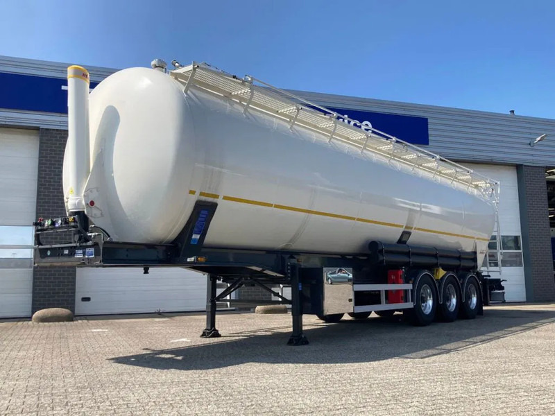 Kässbohrer SSK 50 / 5 - 10 / 24 - 50m3 kiep silo met 1x liftas en Alcoa Dura Bright velgen - Cisternový návěs: obrázek 3 Kässbohrer SSK 50 / 5 - 10 / 24 - 50m3 kiep silo met 1x liftas en Alcoa Dura Bright velgen - Cisternový návěs: obrázek 3