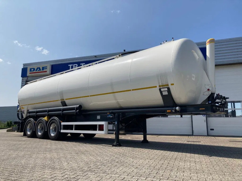 Kässbohrer SSK 50 / 5 - 10 / 24 - 50m3 kiep silo met 1x liftas en Alcoa Dura Bright velgen - Cisternový návěs: obrázek 4 Kässbohrer SSK 50 / 5 - 10 / 24 - 50m3 kiep silo met 1x liftas en Alcoa Dura Bright velgen - Cisternový návěs: obrázek 4