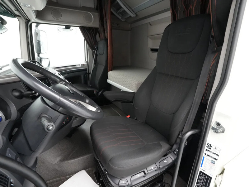 Tahač DAF XF 480 FT Super Space Cab, 2x Tanks: obrázek 13 Tahač DAF XF 480 FT Super Space Cab, 2x Tanks: obrázek 13