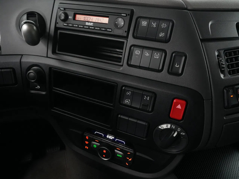 Tahač DAF XF 480 FT Super Space Cab, 2x Tanks: obrázek 19 Tahač DAF XF 480 FT Super Space Cab, 2x Tanks: obrázek 19