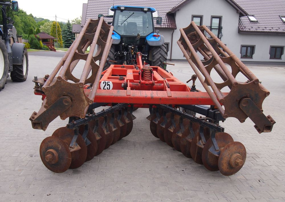 Brona talerzowa GREGOIRE-BESSON talerzówka 3,5m Brona talerzowa 3,5m z wałem - Talířové brány: obrázek 4 Brona talerzowa GREGOIRE-BESSON talerzówka 3,5m Brona talerzowa 3,5m z wałem - Talířové brány: obrázek 4